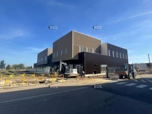 A VENDRE - Local d'activité à 630 m² à Buchelay (78)