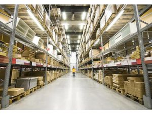 A LOUER - Entrepôt avec bureaux de 3 453 m² à Lognes (77)