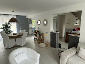 Pavillon avec acces foret