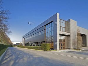 A louer - entrepôt avec bureaux de 1 050 m²