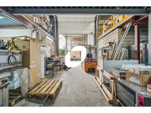 A LOUER  ESPACE DE STOCKAGE EN ZFU