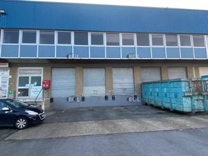 Entrepôt à quais à louer à ANTONY (92)