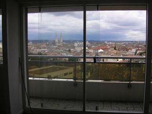 Location appartement 2 pièces 38 m² à Bordeaux (33000)