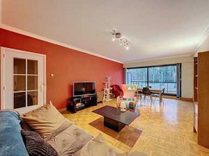 Bel appartement avec cave et emplacement de parking privatif