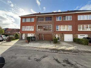 MAISON AVEC 4 CHAMBRES ET JARDIN