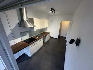 Bel appartement avec terrasse et parking intérieur à Embourg