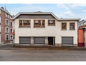 Immeuble de 2 appartements  5 garages  électricité conforme.