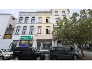 Parvis - Immeuble mixte - 3 Unités - URBANISME OK.