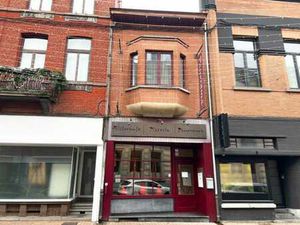 Bel immeuble de caractère aménagé en restaurant