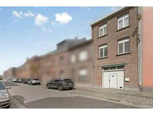 Woning met garage en terras