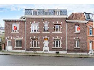 Maison à rénover avec 4 chambres et petite cour