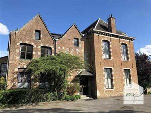 Bel appartement atypique situé dans le centre de Mons