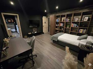 Chambre meublée avec salle de douche privée – Colocation