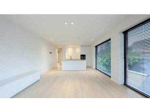 APPARTEMENT D'ANGLE luxueux  nouvellement construit...