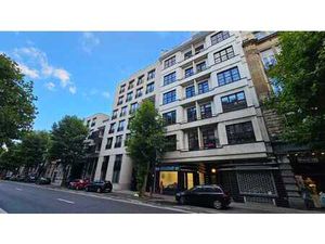 Rez commercial rénové 135m2 - XL chssée de Waterloo