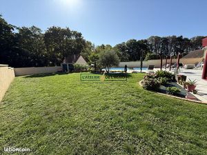 Maison 8 pièces 236 m²