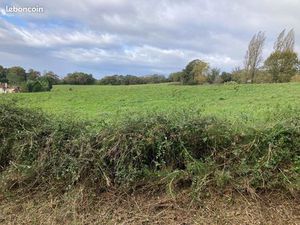 Beau terrain vue sur Pyrénées