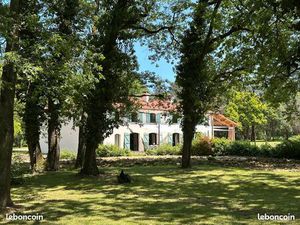 Bastide d'exception rénovée au milieu d'un parc de 3 hectares