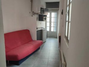 A louer studio meublé centre ville avec clim réversible