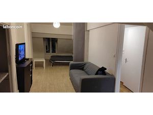 Loue grand Studio meublé 38 M2