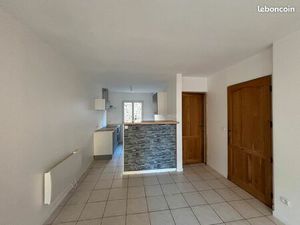 À LOUER. Maison de bourg 3 chambres Mézières sous Lavardin