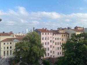 Studio refait a neuf pentes de la croix rousse