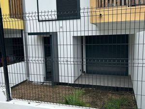 ST DENIS – A LOUER T1 récent 28 m² + jardin