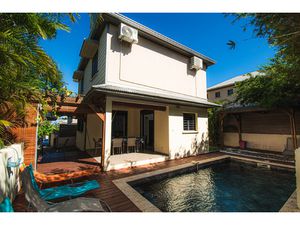 Villa - 75 m2 - 4 pièces - avec Piscine