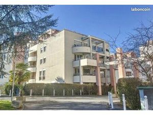 Location F3 avec jardin