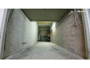 Garde Meuble Stockage 50m3 proche centre ville et pénétrante Garage fermé