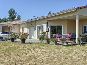 A LOUER - MAISON AVEC VUE DEGAGÉE  JARDIN ET GARAGE EURRE