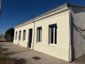 Maison entièrement rénovée - 3 chambres - terrasse - 2 places de parking