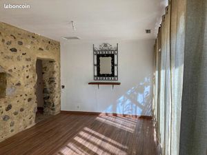 Charmante petite maison de plain-pied avec terrain privé