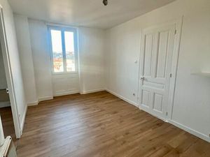Appartement 38 m² – Centre-ville d’Oyonnax – 2ème étage – Entièrement refait à neuf