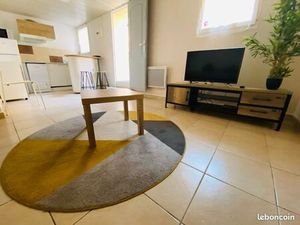 Pierrefeu du Var Studio équipé en plein cœur du village – Idéal primo-accédant ou investis