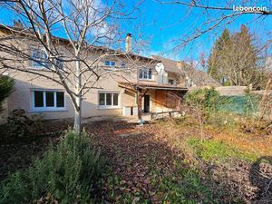 Maison 10 pièces 256 m²