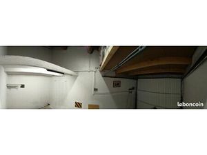 GARAGE + MEZZANINE Fermé  sécurisé + électricité Saint Laurent du var