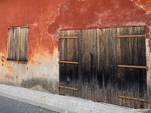 Location remise / garage  Saint Maximin la Sainte Baume  centre-ville. 25m2