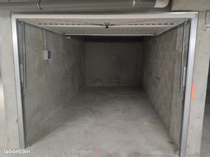 Opportunité investisseur – rare à la vente lot de 10 garages