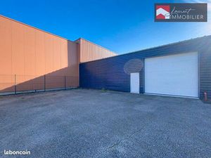 Local 184 m² PONT DE VAUX