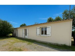 Location maison  m² T-3 à Grézac  800 €