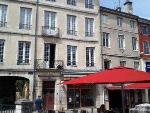 Studio meublé  centre ville  calme  parking