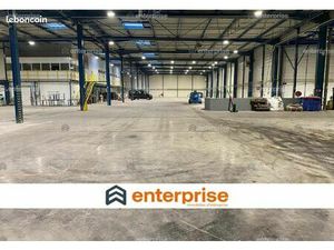 Local logistique 9 500 m²