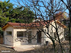 Maisonnette à la campagne