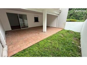 Appartement T2 BIS avec jardinet et terrasse de 30m2 proche navette et bourg