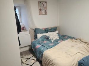 Studio meublee  cuisine et sdb separer   5 min rer a pied