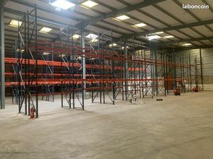Local industriel 2 975 m²