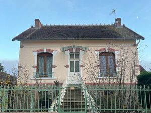 Maison de charme avec véranda de 15m2