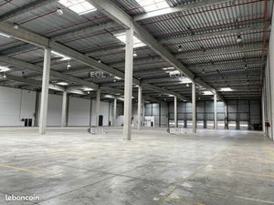 Local logistique 43 665 m²