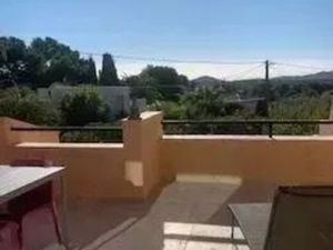 Bandol L’Escourche – 50 m² + Studio indépendant (fenêtre) – Rare – Clim – Terrasse panoram